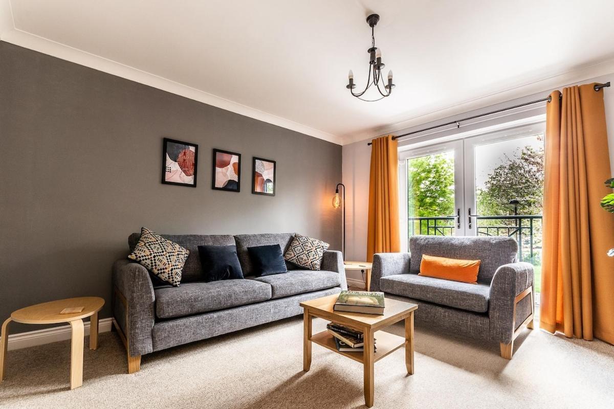 Stylish Townhouse By The Quay With Parking Holiday home Exeter