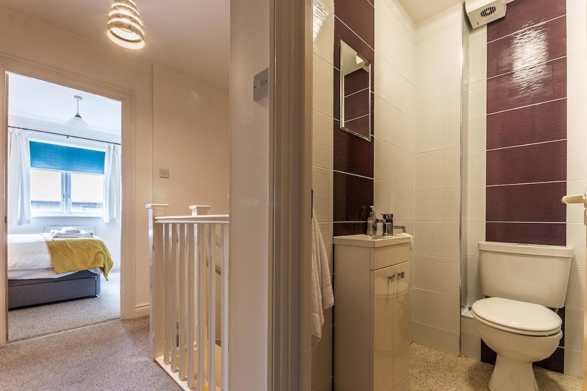 Stylish Townhouse By The Quay With Parking * Exeter