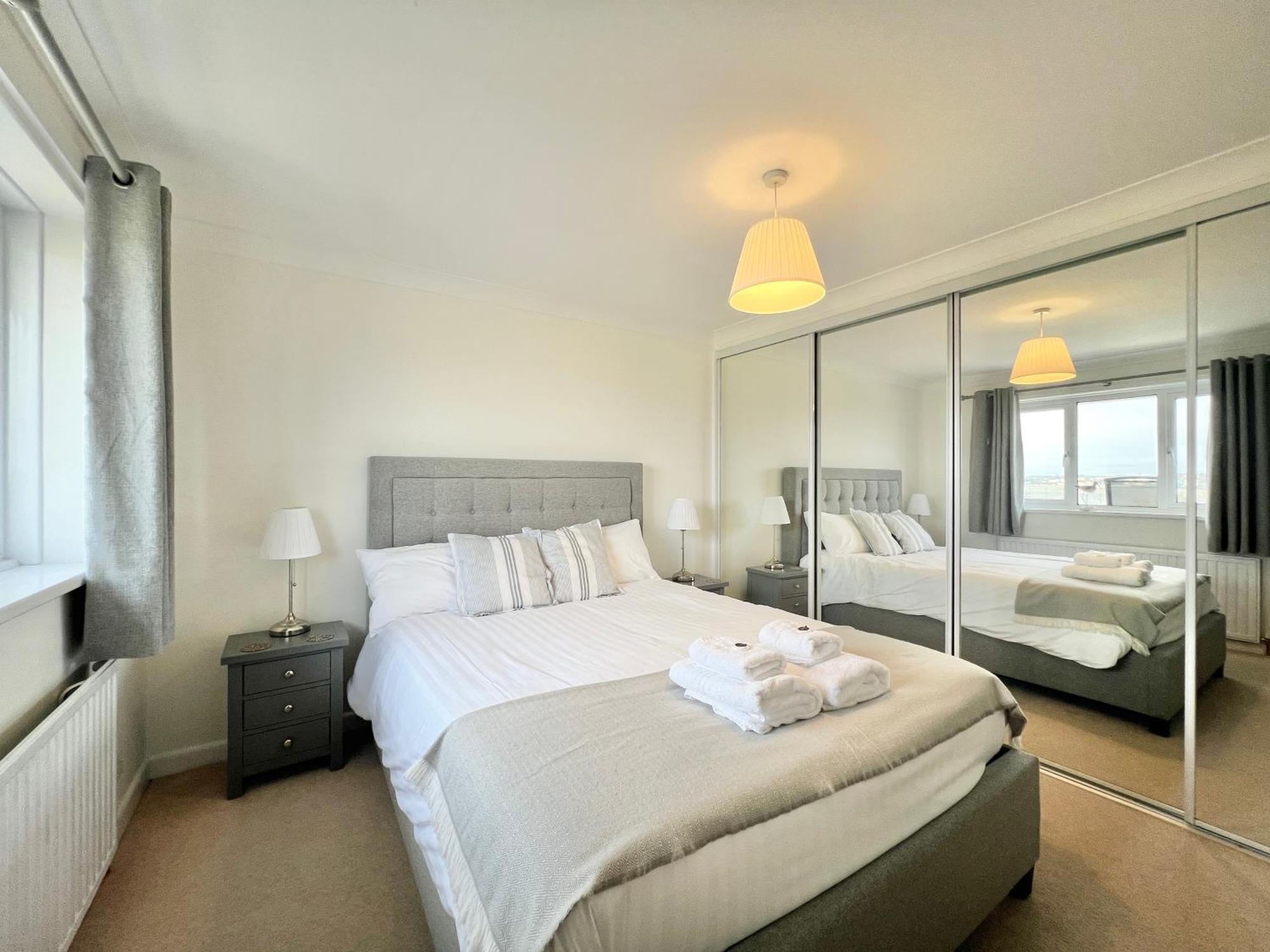 4 Bed Retreat With Balcony & Estuary Views Casa de férias Exeter