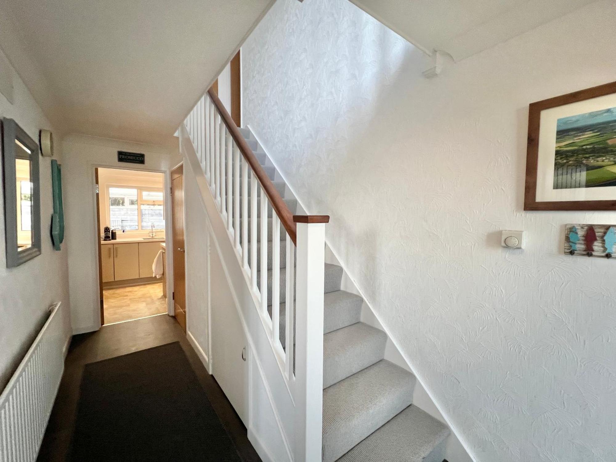 4 Bed Retreat With Balcony & Estuary Views Exeter