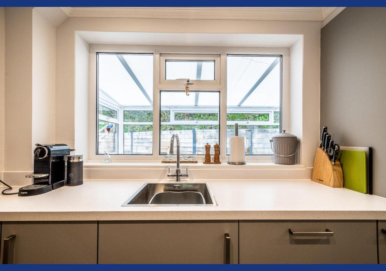 4 Bed Retreat With Balcony & Estuary Views Exeter