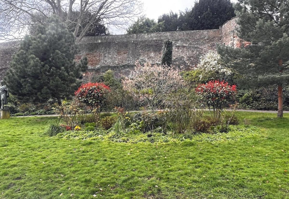 Holiday home Exquisite Period House, Heart Of Exeter, Parking *