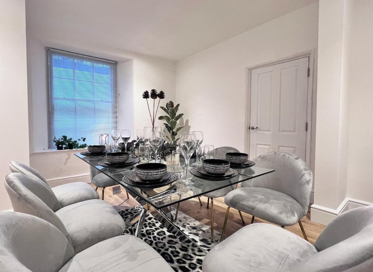 Holiday home Exquisite Period House, Heart Of Exeter, Parking Exeter