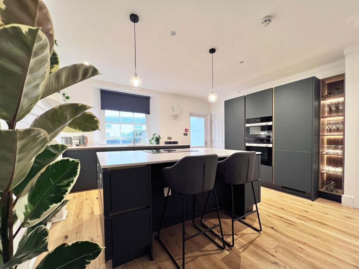 Exquisite Period House, Heart Of Exeter, Parking Holiday home *