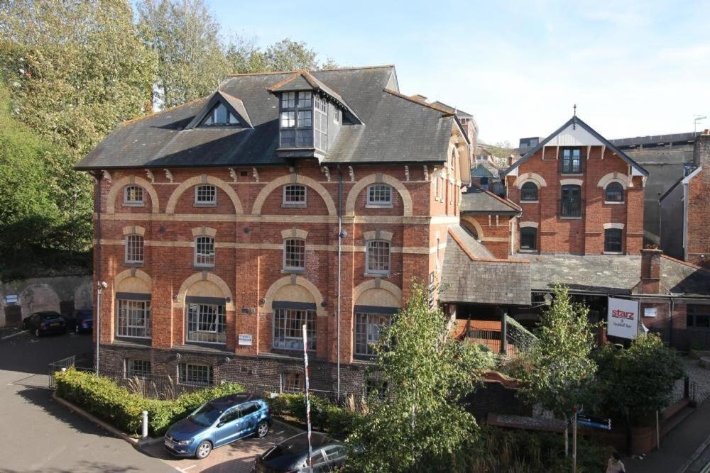 4a The Courtyard, Centre Apartment, * Exeter