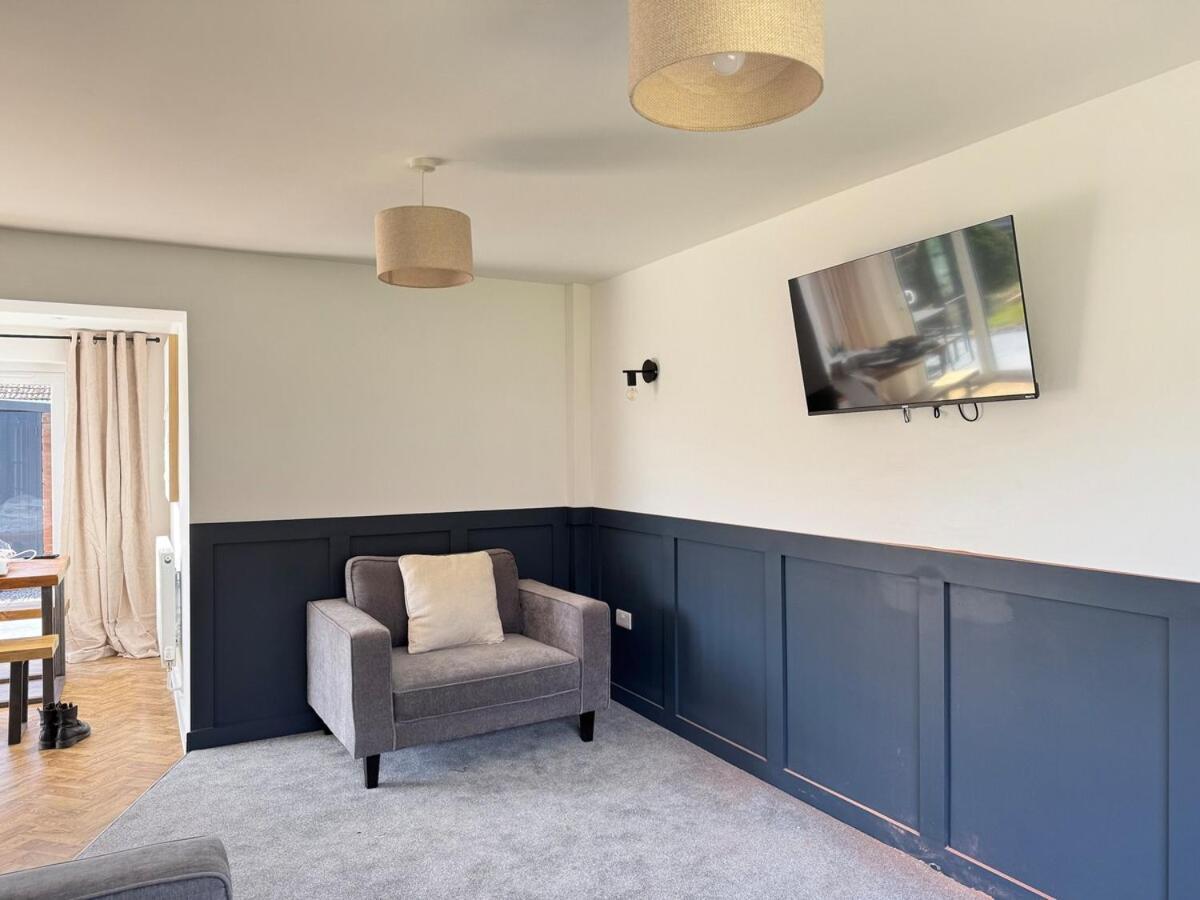 Modern & Spacious In - Smart Tv & Xbox *