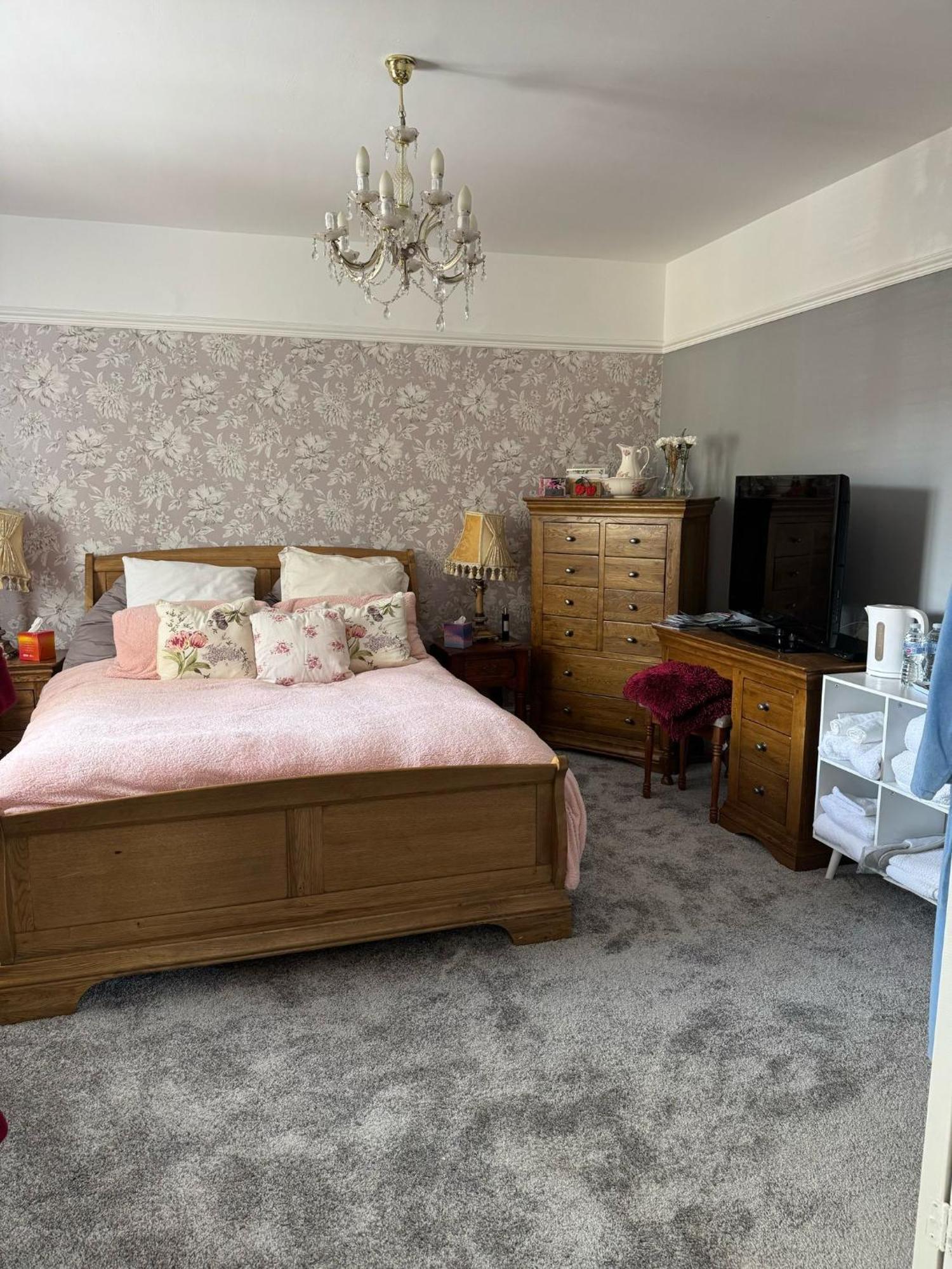 West Ave Bed & Breakfast *