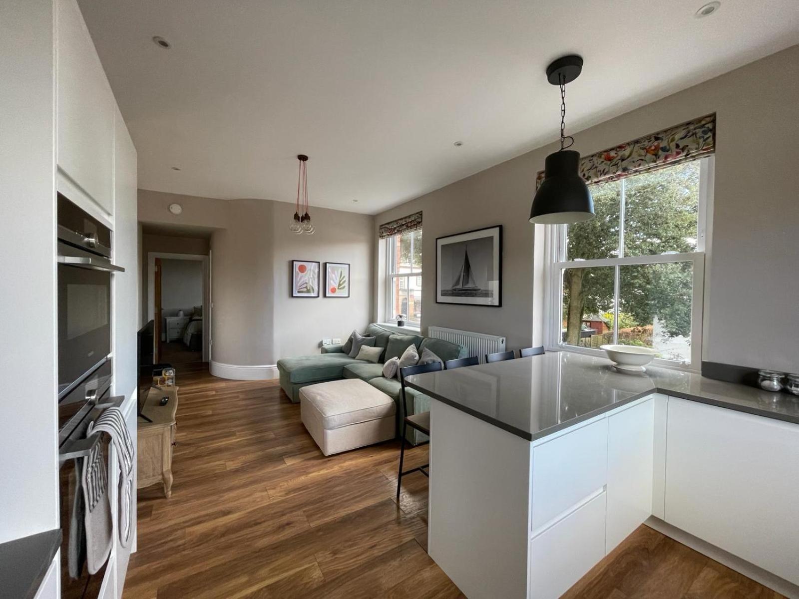 Nomi Homes - New - The Coffers - Budleigh Salterton - Exmouth - - Sleeps 4 Apartment *