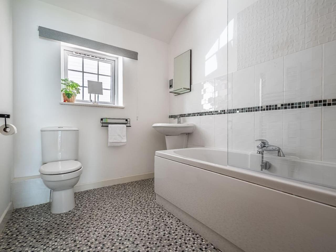 Stunning With Uninterrupted Views Apartment *