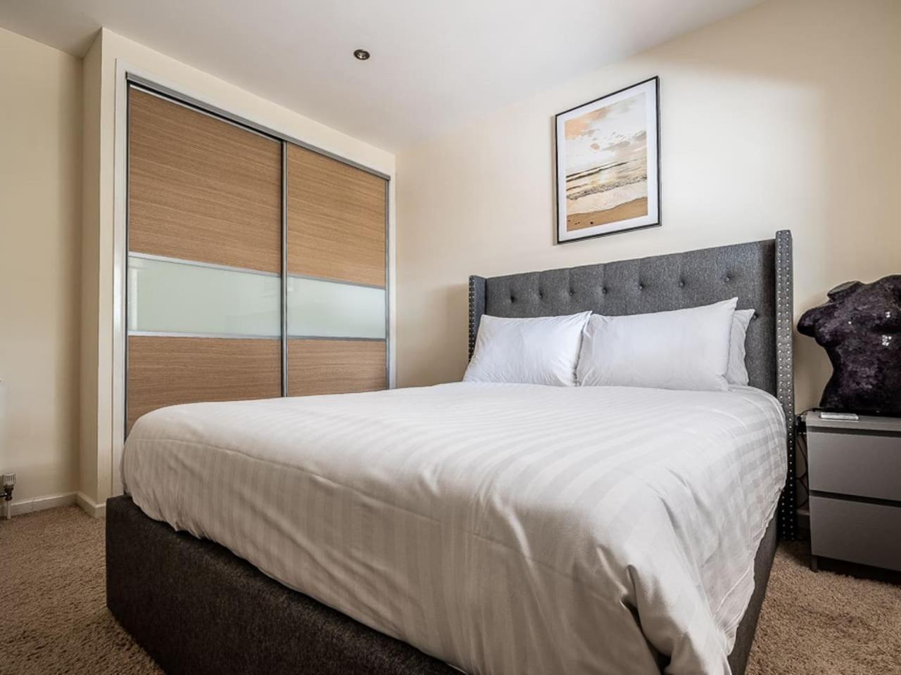 Stunning With Uninterrupted Views *