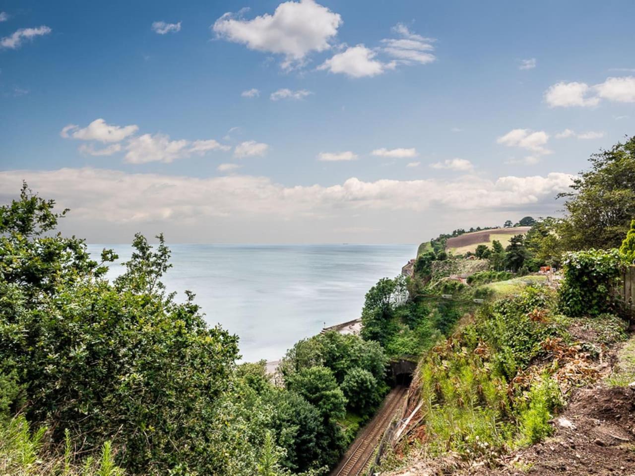 Stunning With Uninterrupted Views Apartment