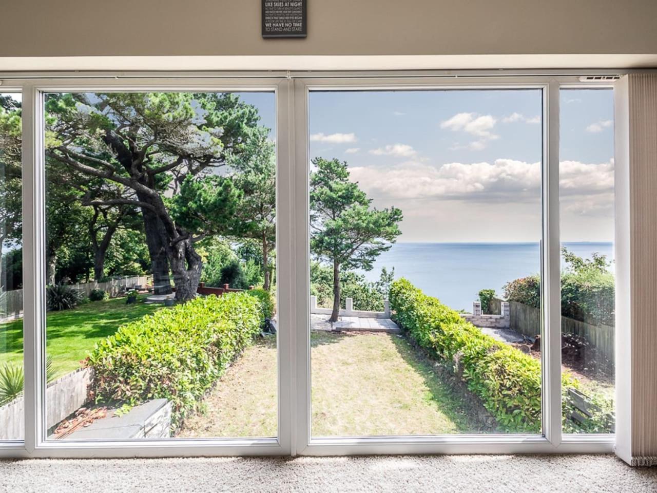 Apartment Stunning With Uninterrupted Views *
