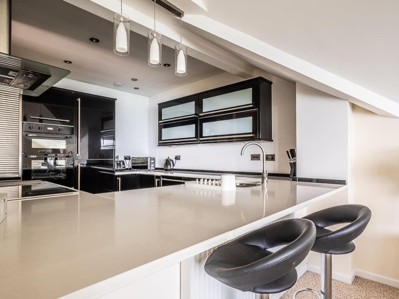 Stunning With Uninterrupted Views *