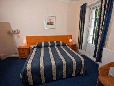 Clock Tower Hotel 3*