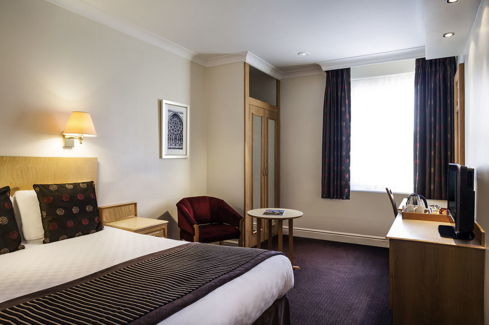 Hotel Rougemont By Sunday 4*