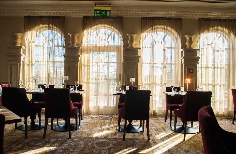 Mercure Southgate Hotel 4*
