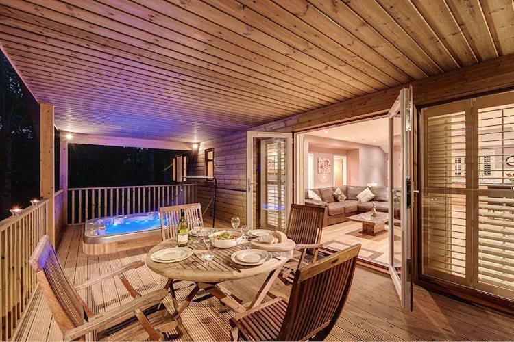 Willow Lodge, South View Lodges, Holiday home *