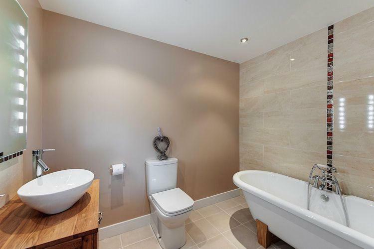 Willow Lodge, South View Lodges, * Exeter