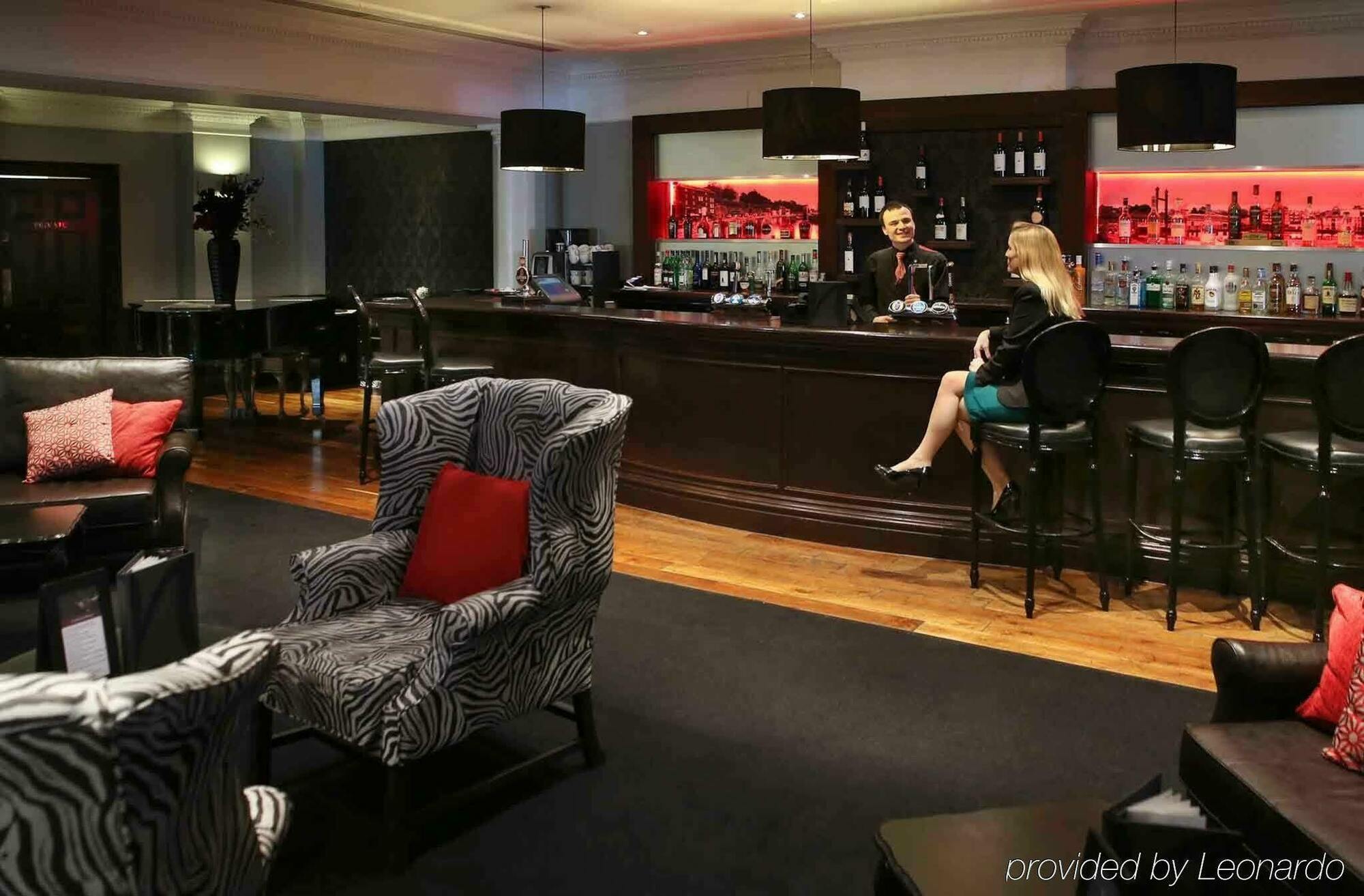 Mercure Southgate Hotel 4*