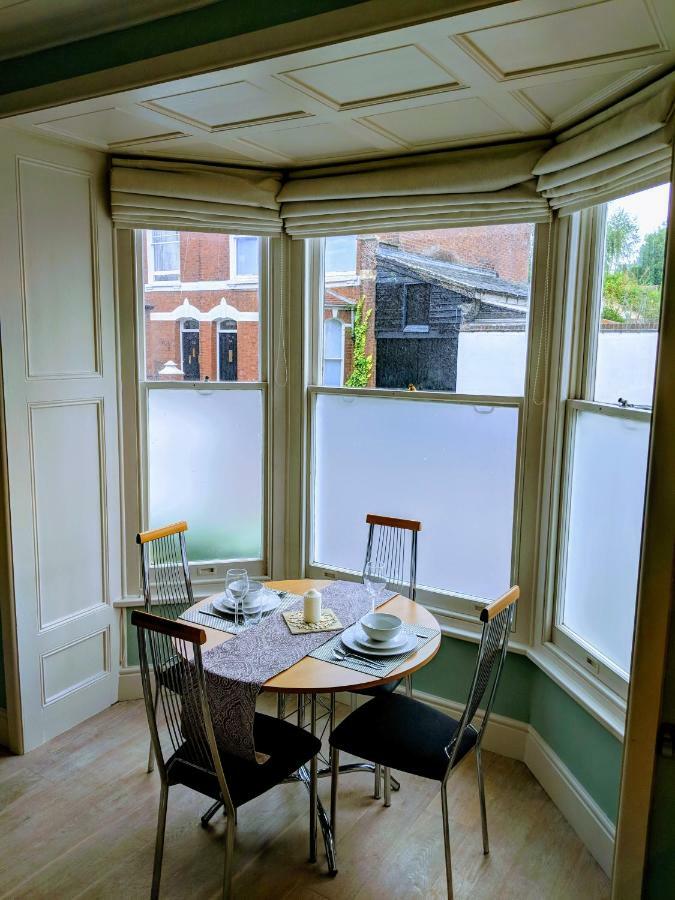 Apartment Beautiful One Bedroom Ground Floor With Parking *