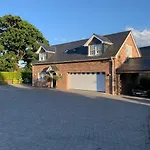 High Specification Coach House, Ebford.