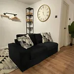 Ultra Modern Studio Apartment, In Central Exeter