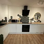 Ultra Modern Studio Apartment, In Central Exeter