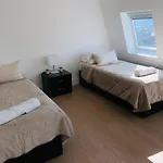 Exeter City Centre Entire House With Parking