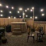 Two Moors Shepherds Hut