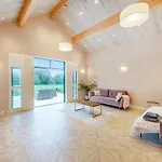 Ohso Cabin
