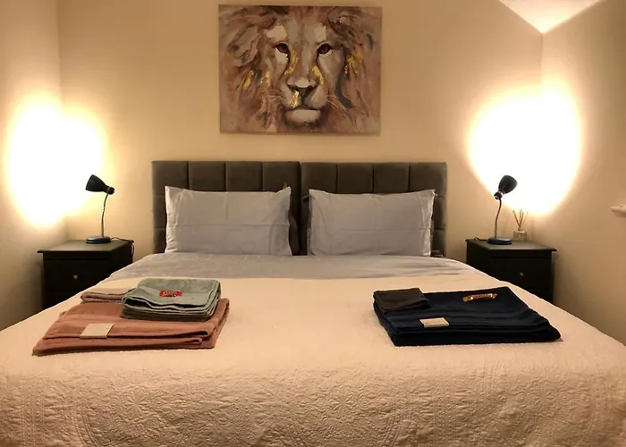 Entire Two Bed Coach House Super King Beds Turn Into Singles