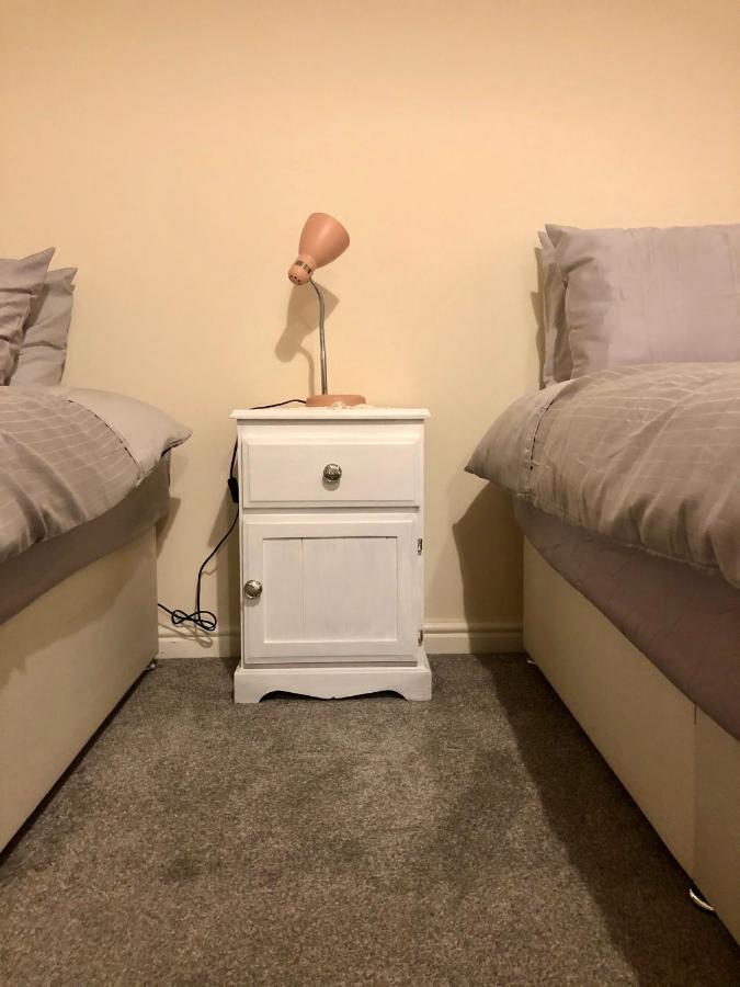 Entire Two Bed Coach House Super King Beds Turn Into Singles *