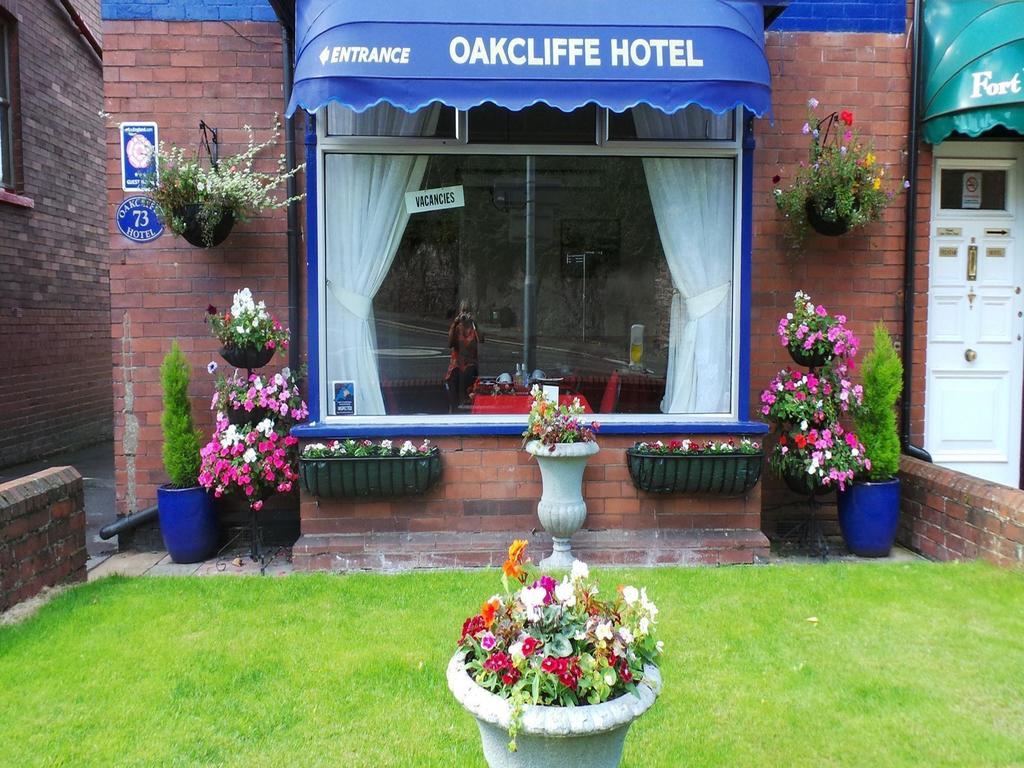 The Oakcliffe Couette-café