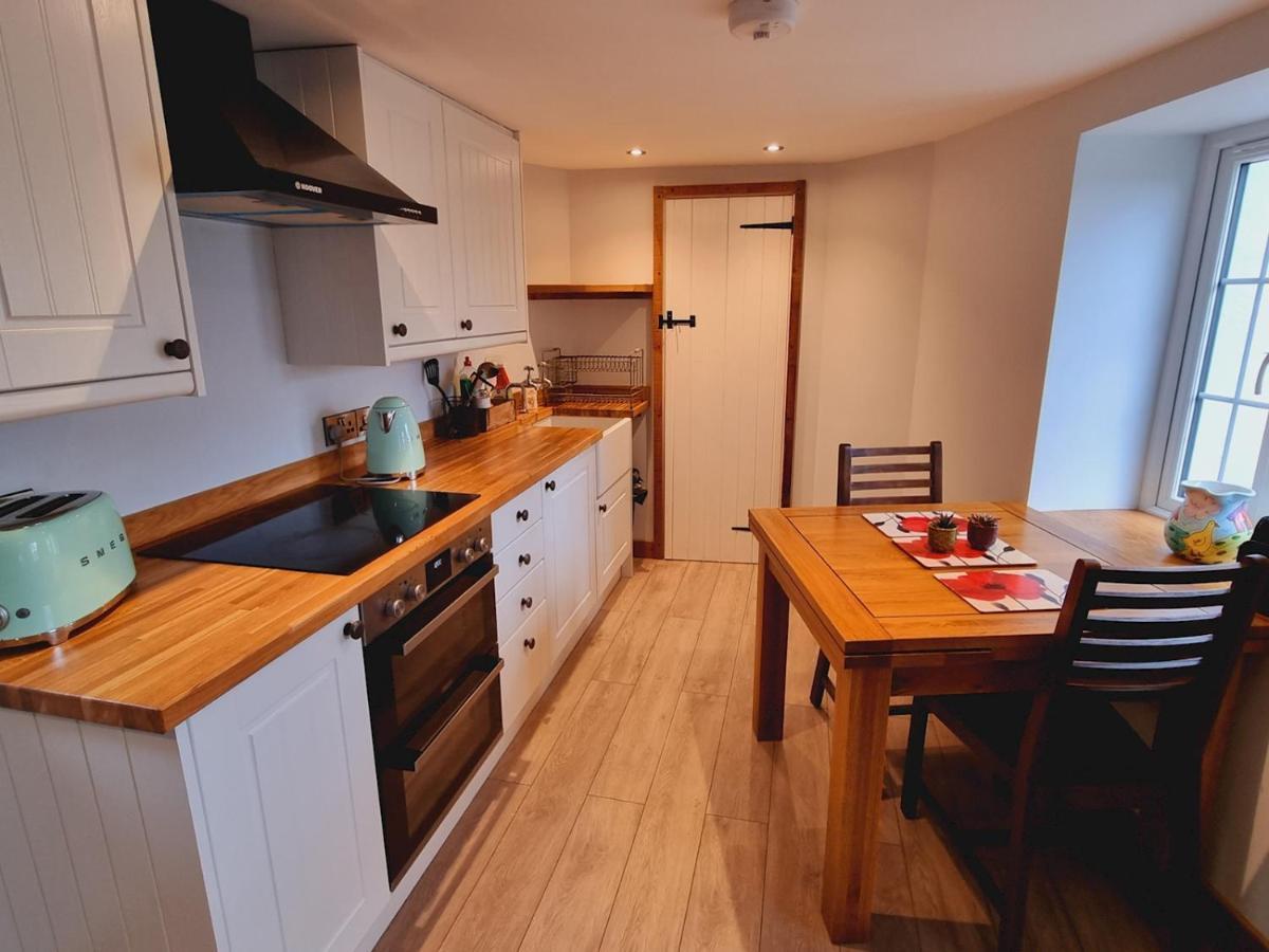 Pass The Keys Charming 19th Century Country For 2 Guests Exeter