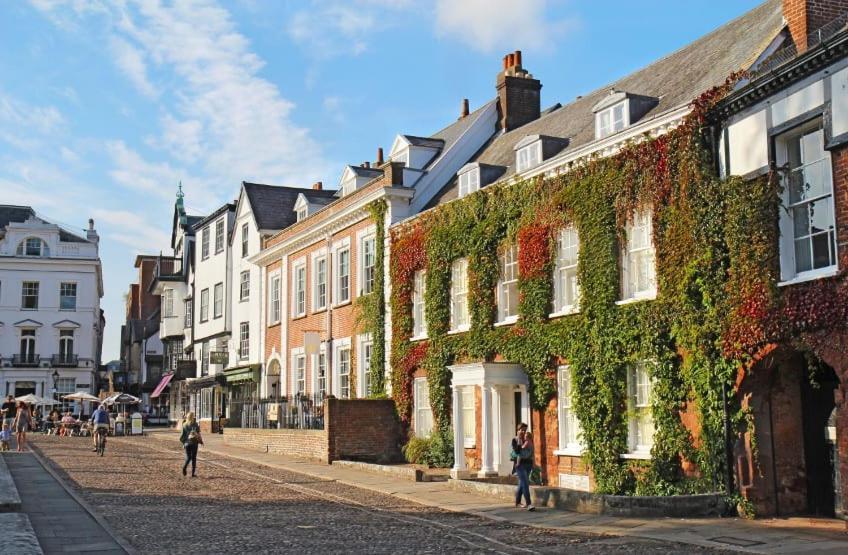 Cathedral Penthouse - Opulent, Elegant With Terrace Views Over Majestic Apartment Exeter