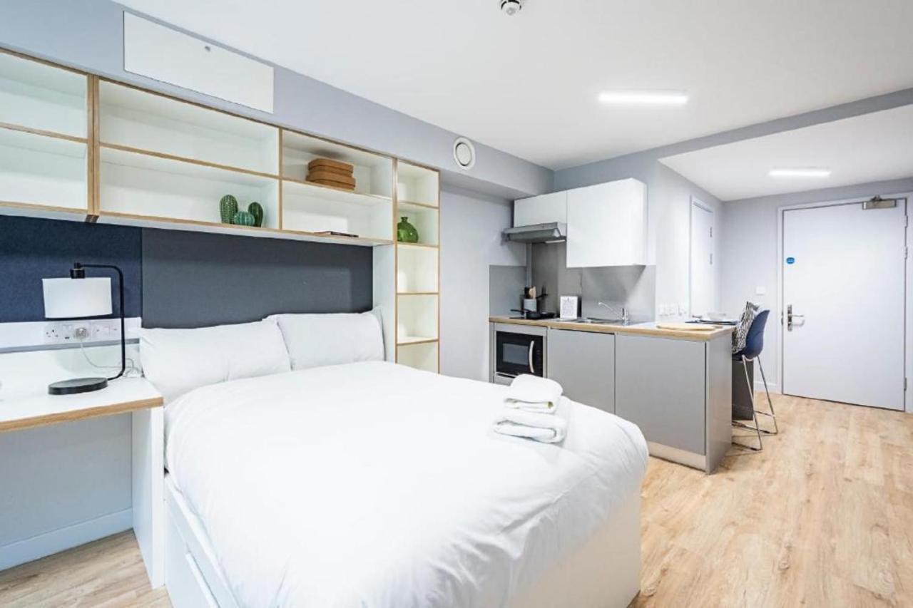 Modern Private Bedrooms At The Depot In The Heart Of Exeter *