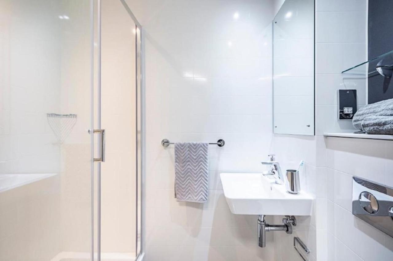 Modern Private Bedrooms At The Depot In The Heart Of Exeter *