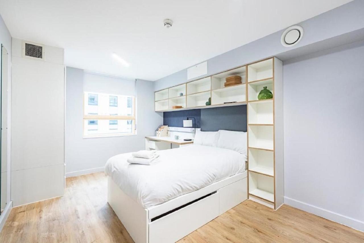 Modern Private Bedrooms At The Depot In The Heart Of Exeter Apartment *