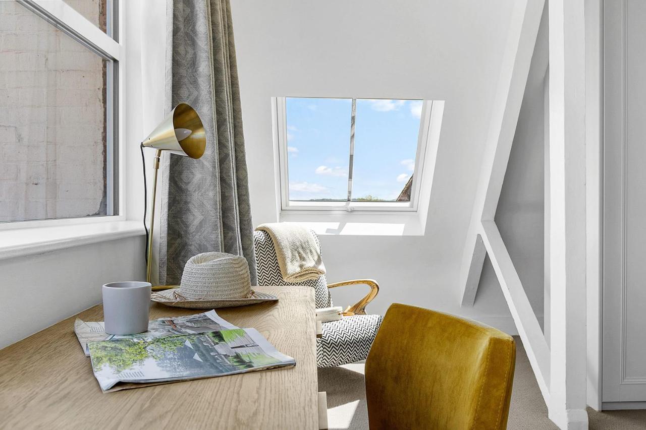 Cathedral Penthouse - Opulent, Elegant With Terrace Views Over Majestic Exeter