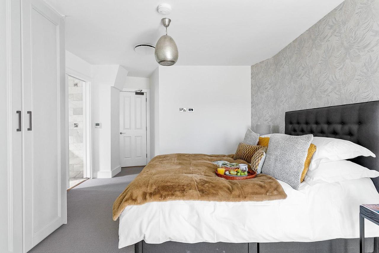 Cathedral Penthouse - Opulent, Elegant With Terrace Views Over Majestic Exeter