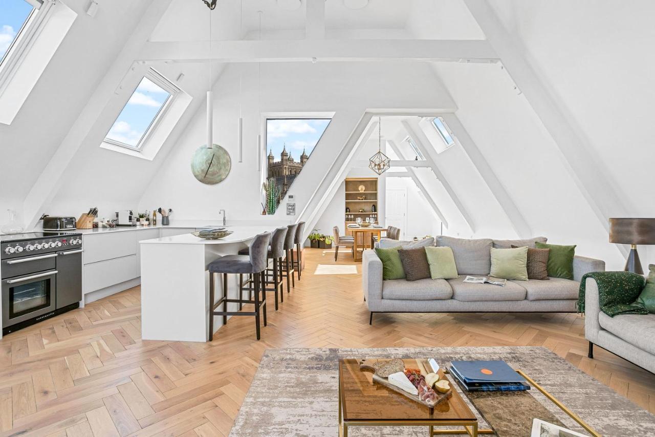 Cathedral Penthouse - Opulent, Elegant With Terrace Views Over Majestic