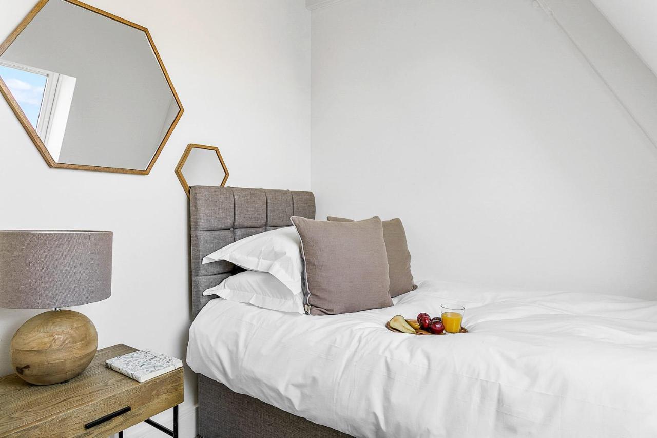 Apartment Cathedral Penthouse - Opulent, Elegant With Terrace Views Over Majestic Exeter
