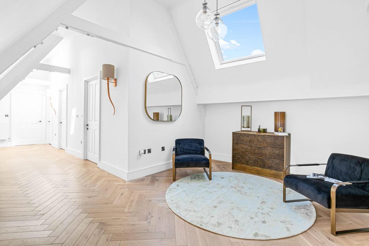 Cathedral Penthouse - Opulent, Elegant With Terrace Views Over Majestic * Exeter
