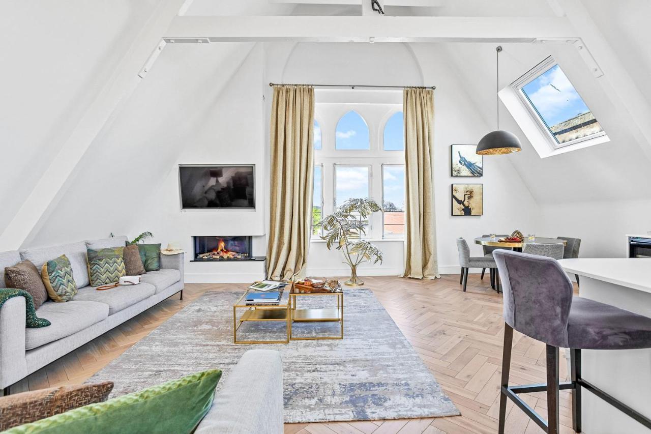 Cathedral Penthouse - Opulent, Elegant With Terrace Views Over Majestic *