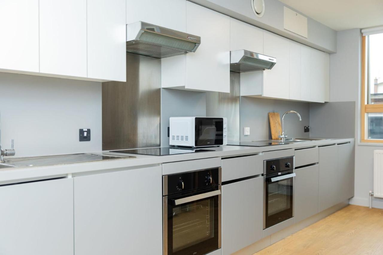 Modern Private Bedrooms At The Depot In The Heart Of Exeter Apartment *