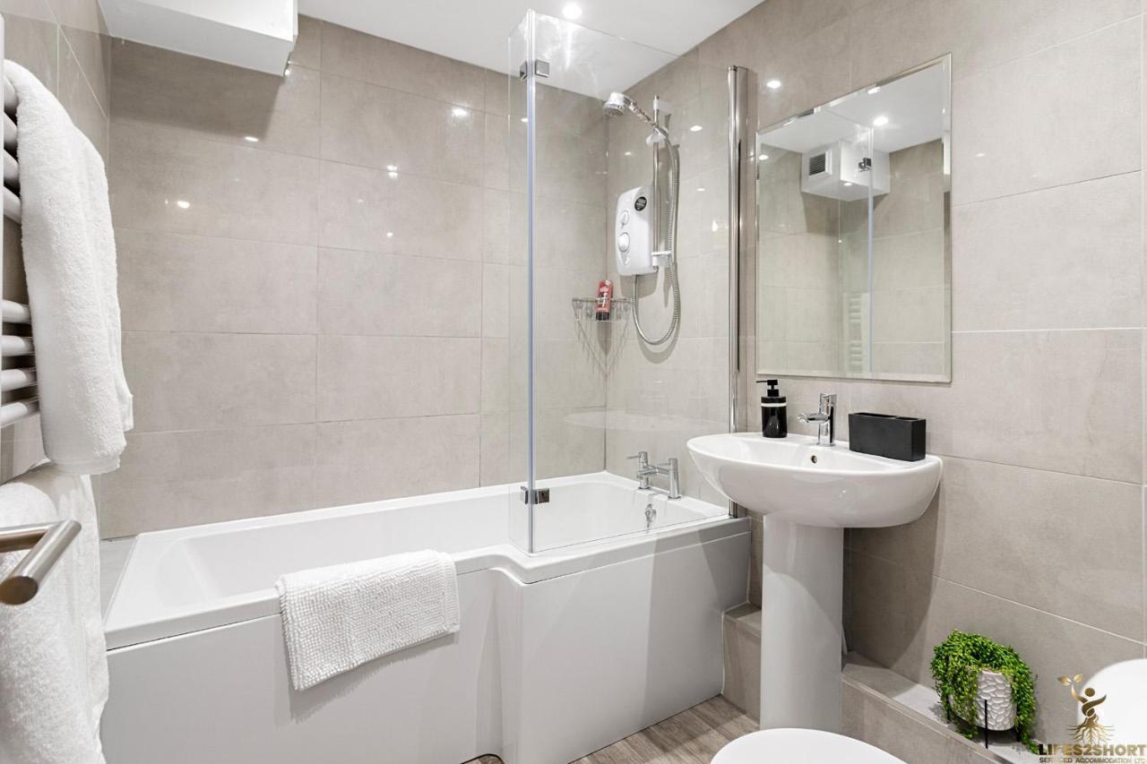 Spacious Centre Apt Near Cathedral & Quay Appartement *