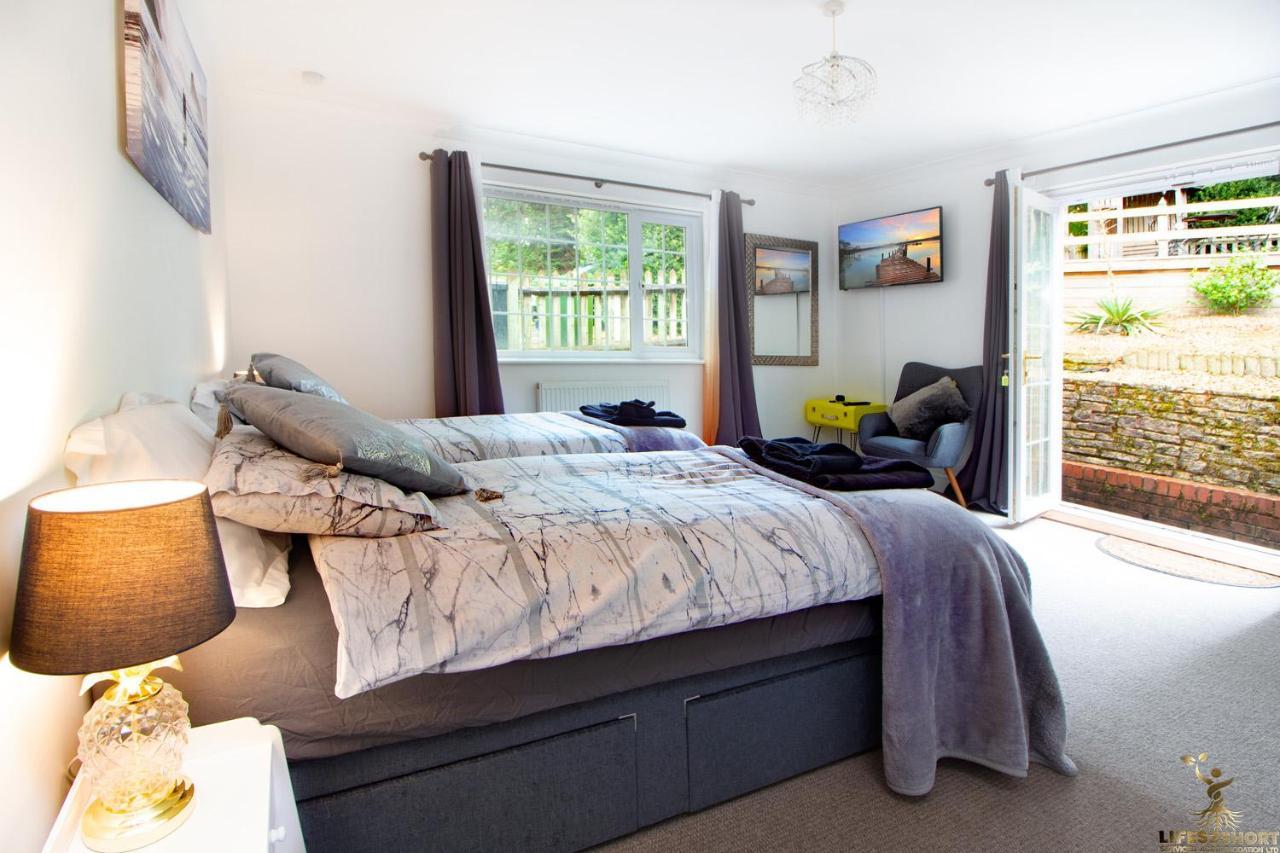 Station Close To Centre With Parking Apartment *