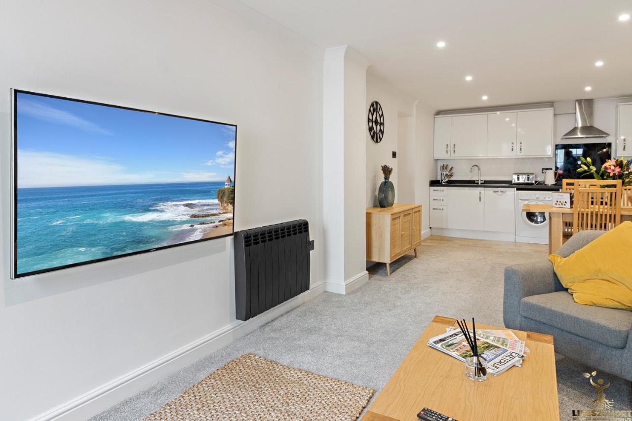 Spacious Centre Apt Near Cathedral & Quay Appartement