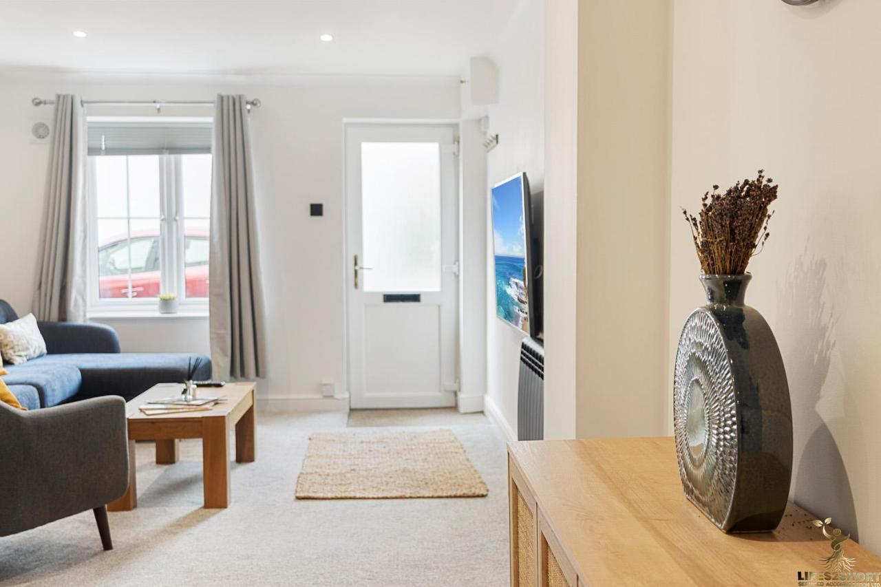 Spacious Centre Apt Near Cathedral & Quay Exeter