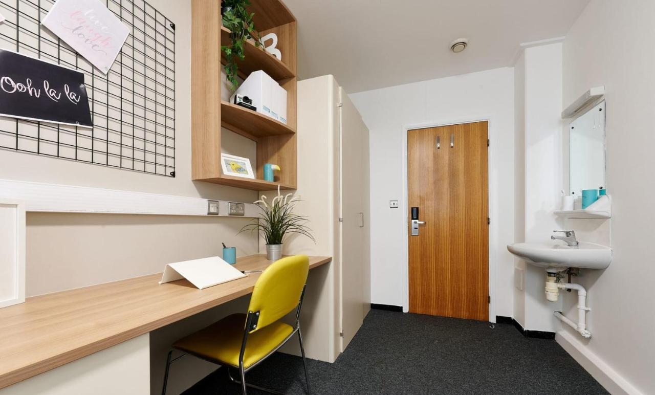 For Students Only Trendy Non-ensuite At Northernhay House In *